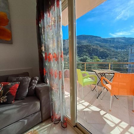 Flowers & Green 2 Bedrooms Apartment & Box Garage Vlora Kültér fotó