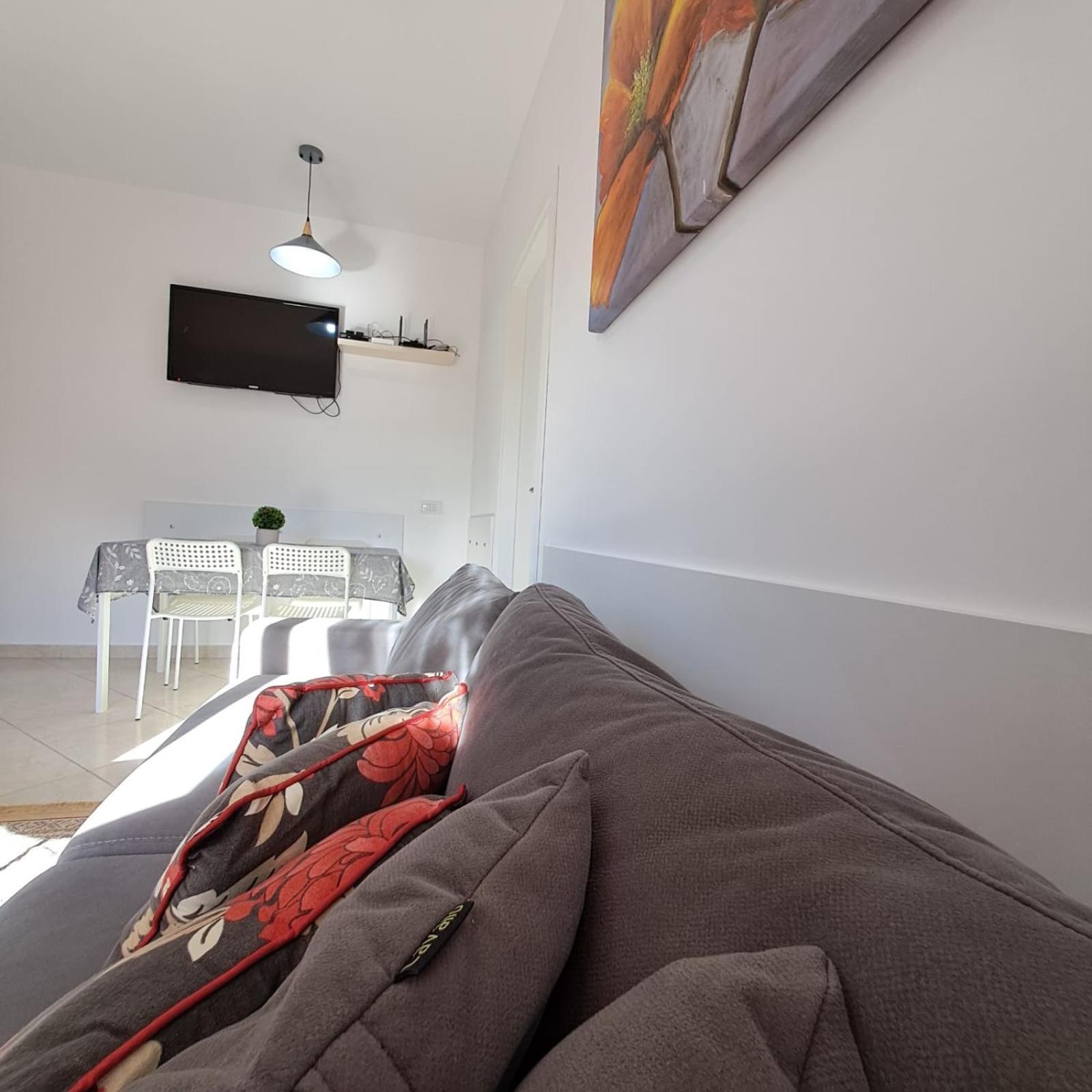 Flowers & Green 2 Bedrooms Apartment & Box Garage Vlora Kültér fotó