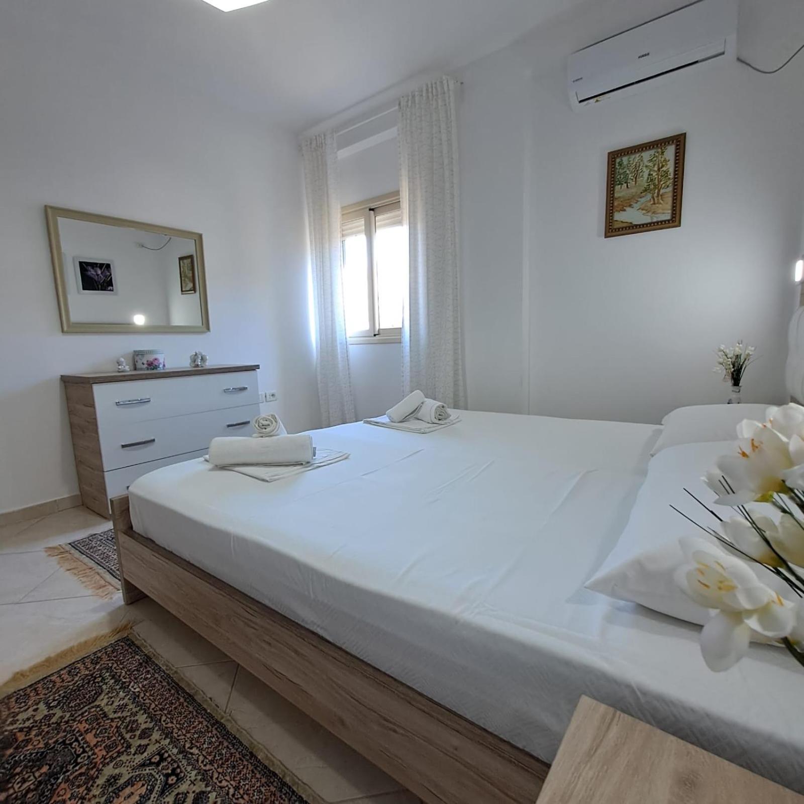 Flowers & Green 2 Bedrooms Apartment & Box Garage Vlora Kültér fotó
