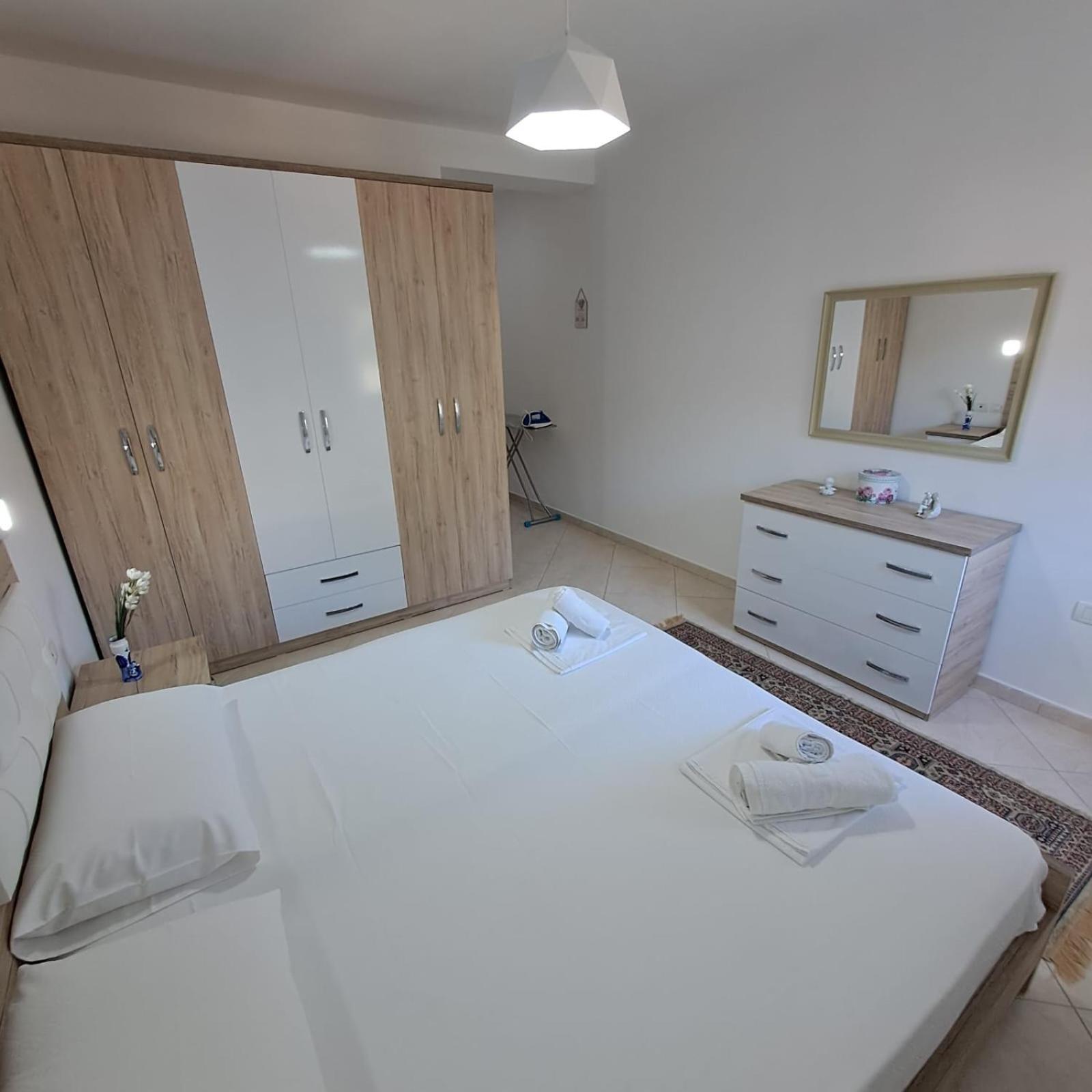 Flowers & Green 2 Bedrooms Apartment & Box Garage Vlora Kültér fotó