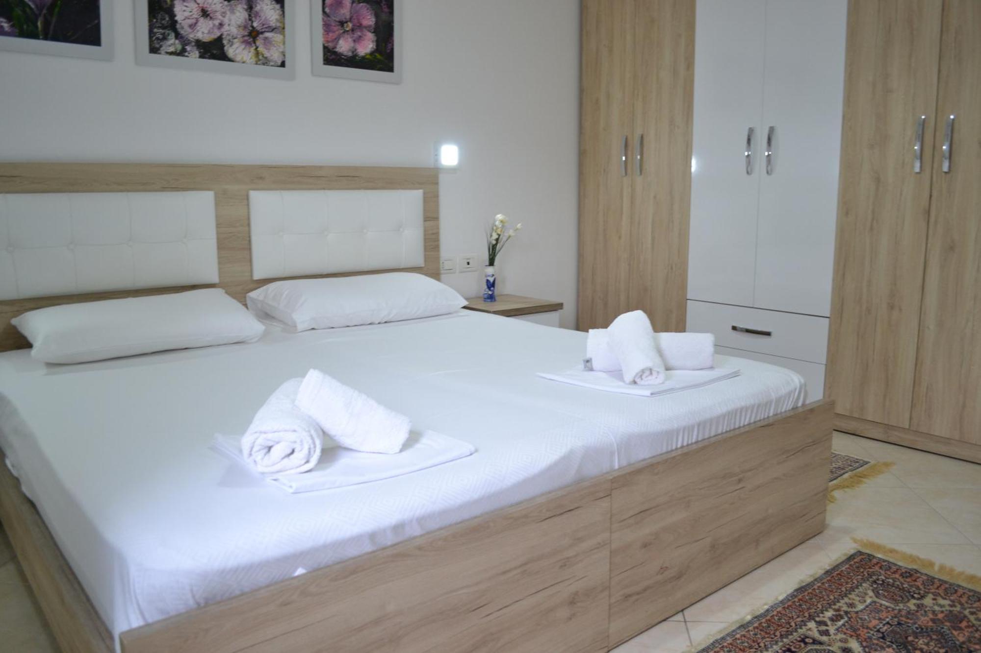 Flowers & Green 2 Bedrooms Apartment & Box Garage Vlora Kültér fotó