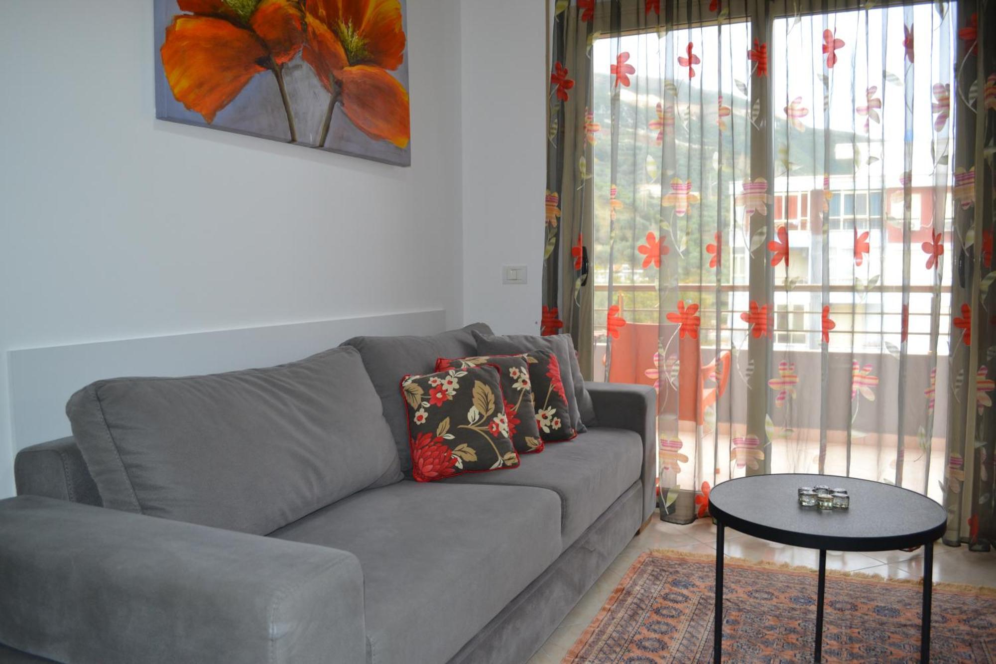 Flowers & Green 2 Bedrooms Apartment & Box Garage Vlora Kültér fotó